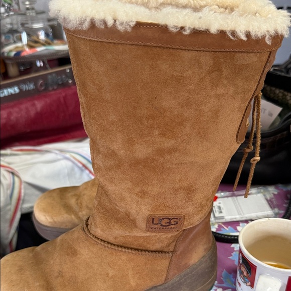 UGG Classic Tan Boots - Picture 14 of 14